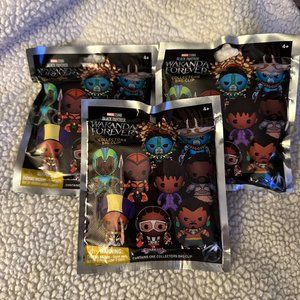 💥FLASH SALE - CLOSET CLOSING💥~ Mystery Wakanda Forever Bag Clips - Lot of 3